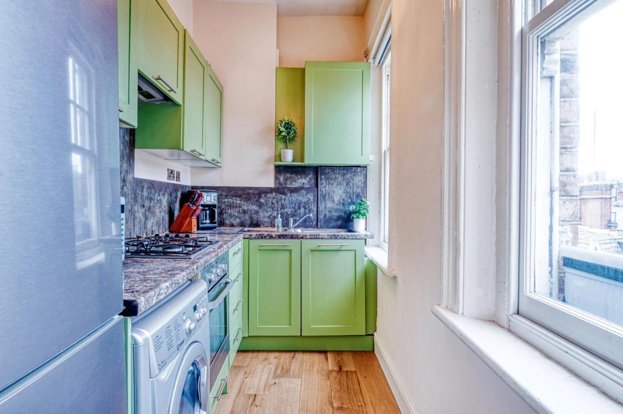 Sunny Corner Apartment In Center Of Лондон Екстериор снимка