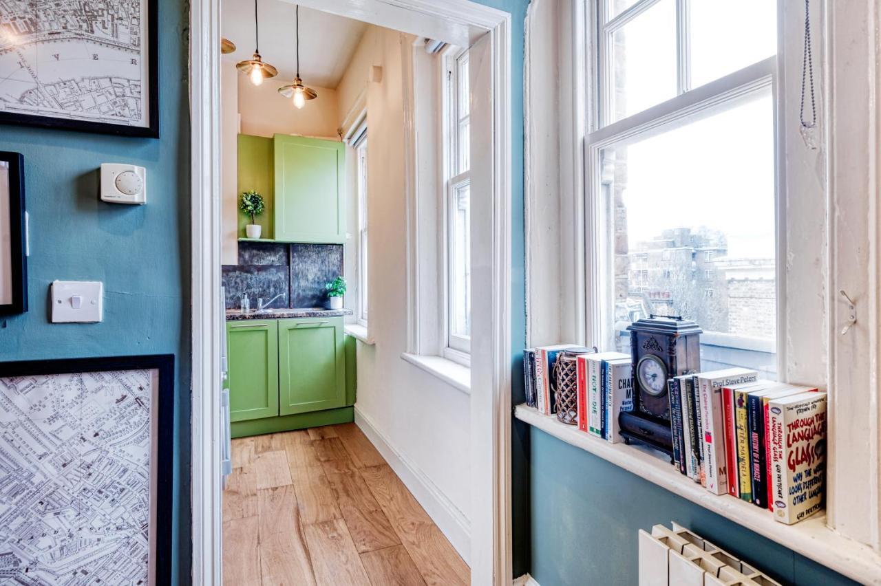Sunny Corner Apartment In Center Of Лондон Екстериор снимка
